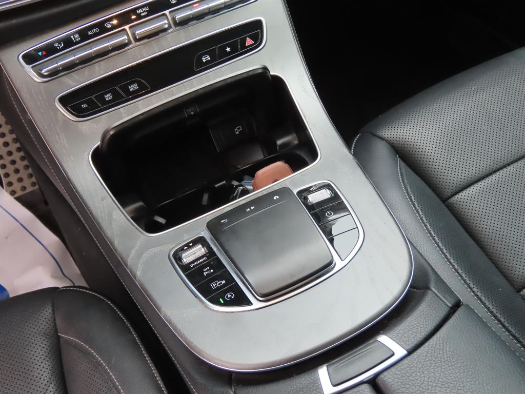 Mercedes Benz E class 2022 Negro - Importación desde Corea - HF Imports Iquique - Foto 13