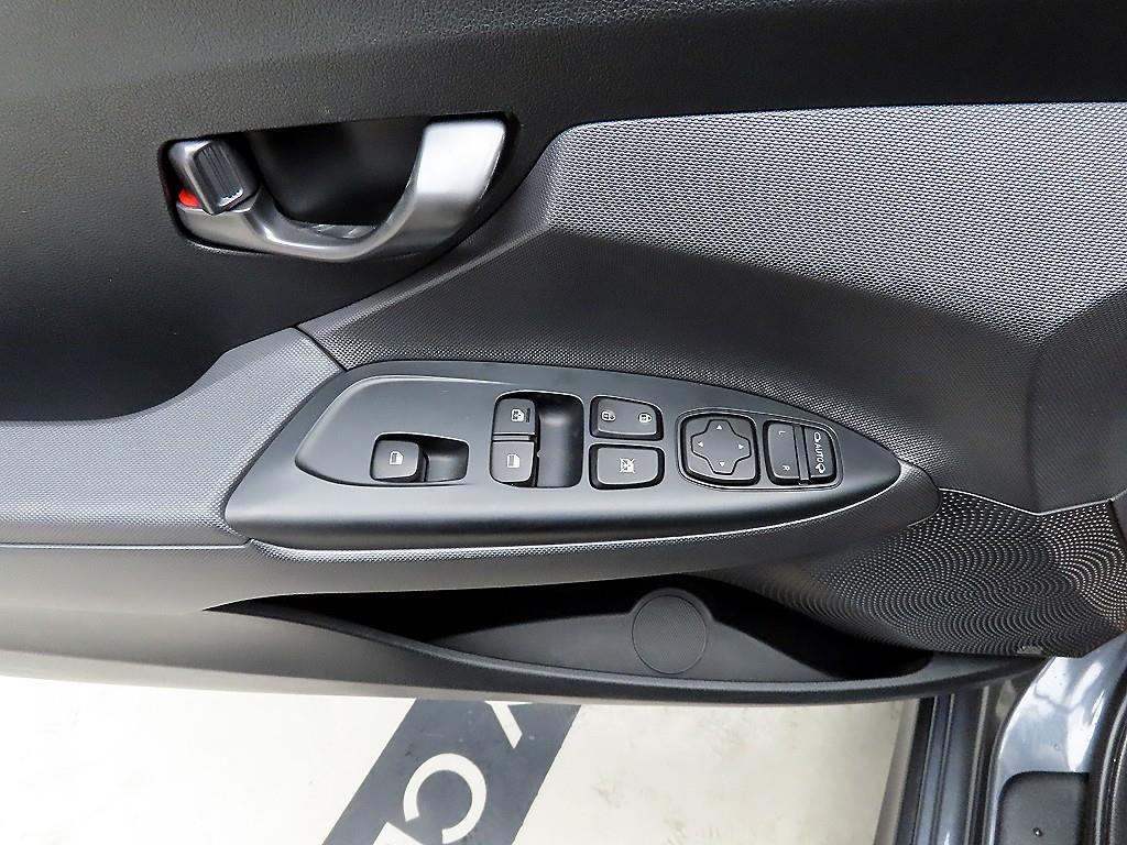 HYUNDAI Veloster - Vista 11