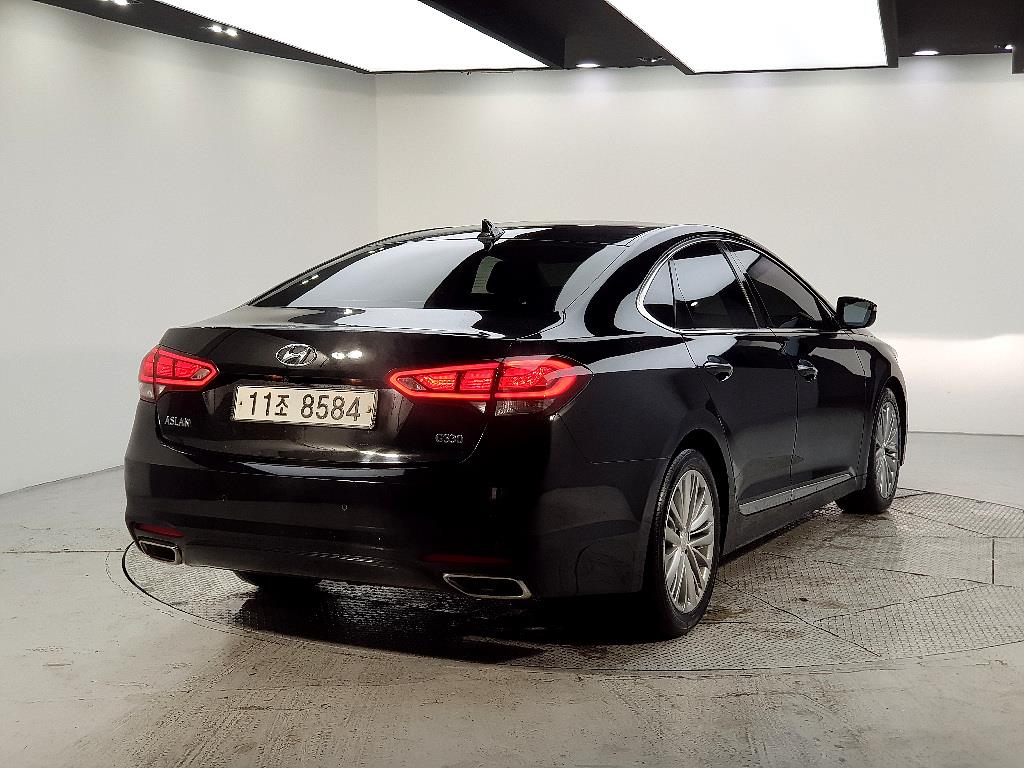 HYUNDAI Aslan - Vista 4