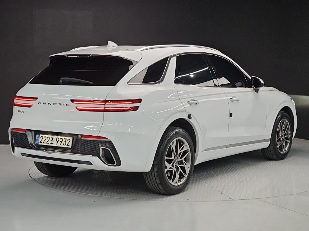 Genesis GV70 - Vista 4