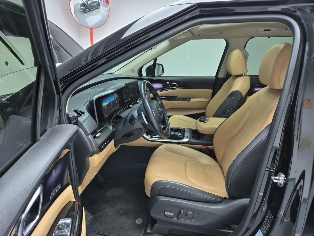 KIA Carnival - Vista 11