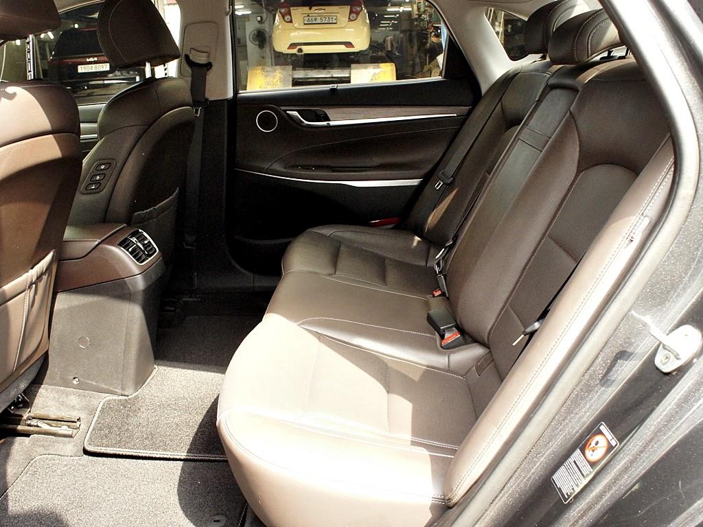 HYUNDAI Grandeur - Vista 11