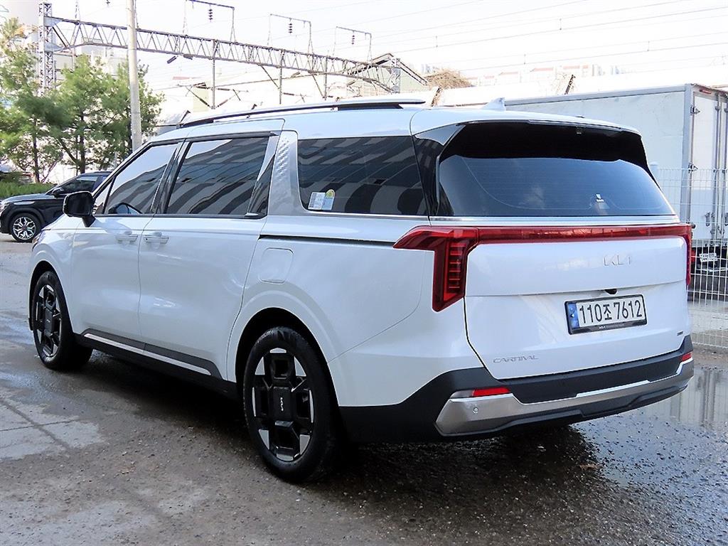 KIA Carnival - Vista 3
