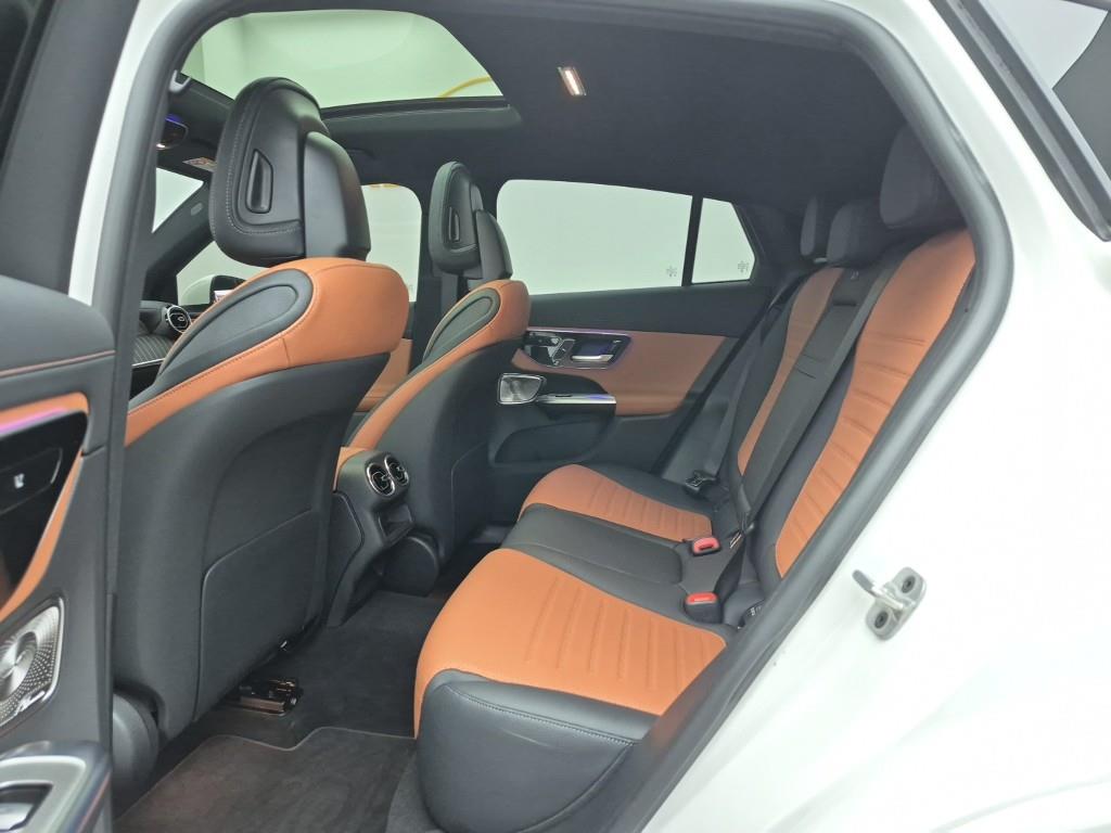 Mercedes Benz GLC Class - Vista 12