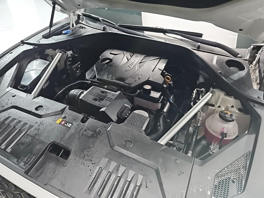 Genesis GV70 - Vista 5