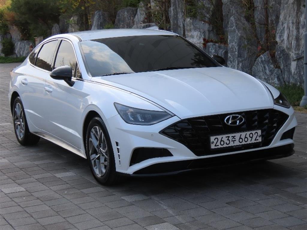 HYUNDAI Sonata - Vista 3