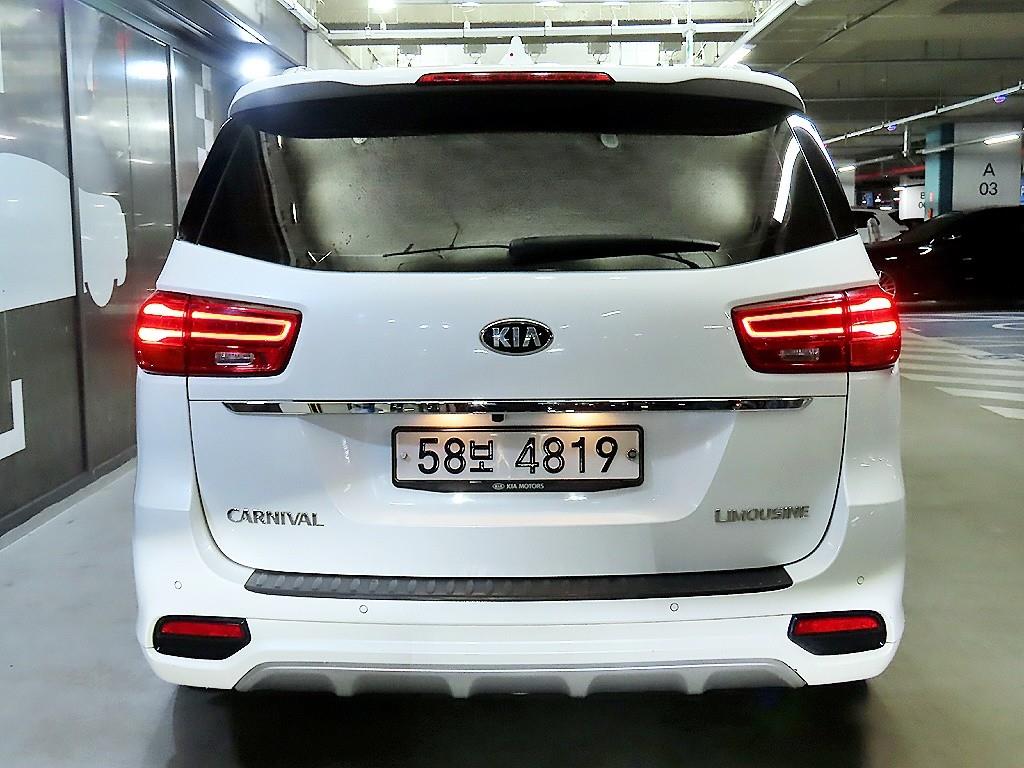 KIA Carnival - Vista 5
