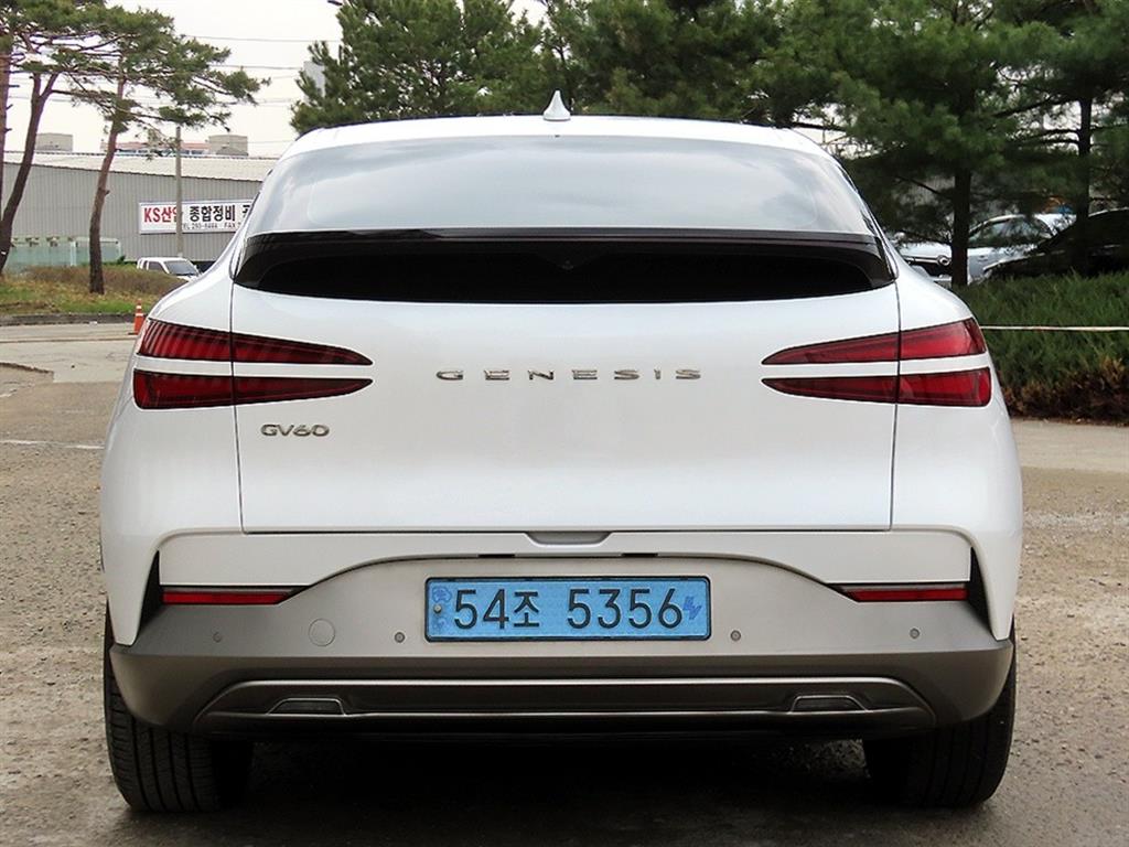Genesis GV60 - Vista 4