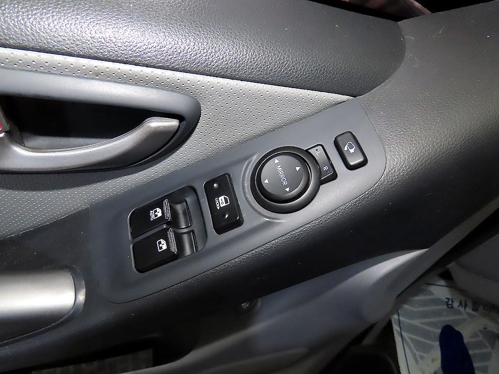 HYUNDAI Starex - Vista 12