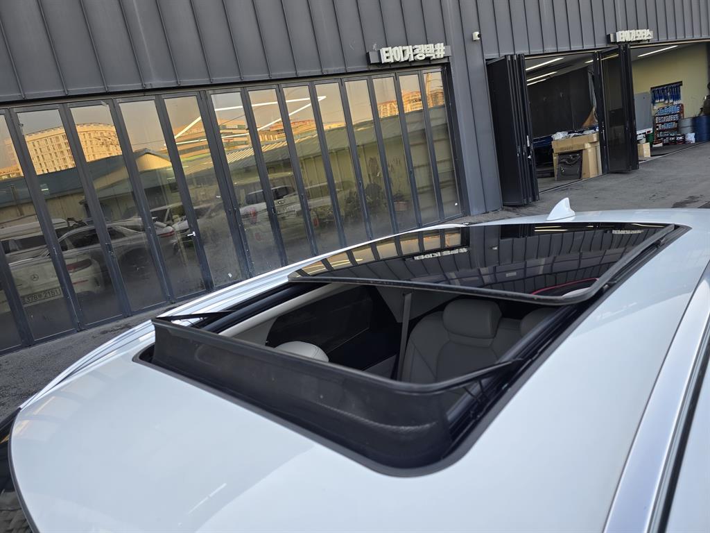 Genesis GV70 - Vista 7