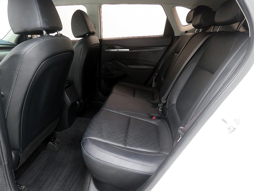 KIA Seltos - Vista 8