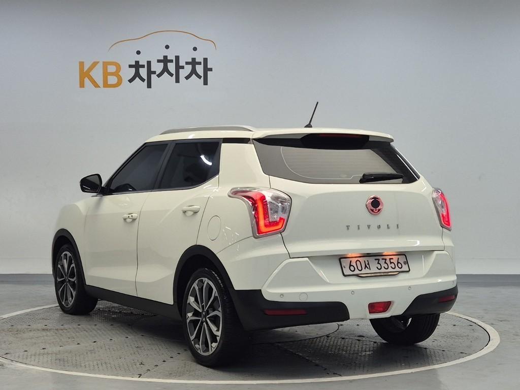 Ssangyong Tivoli - Vista 2