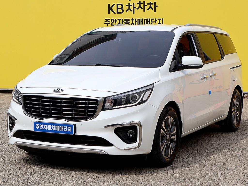 KIA Carnival - Vista 3