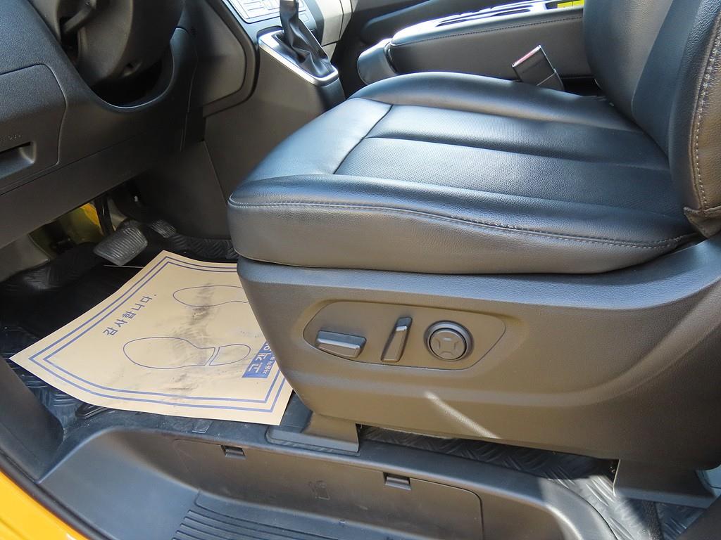 HYUNDAI Staria - Vista 8