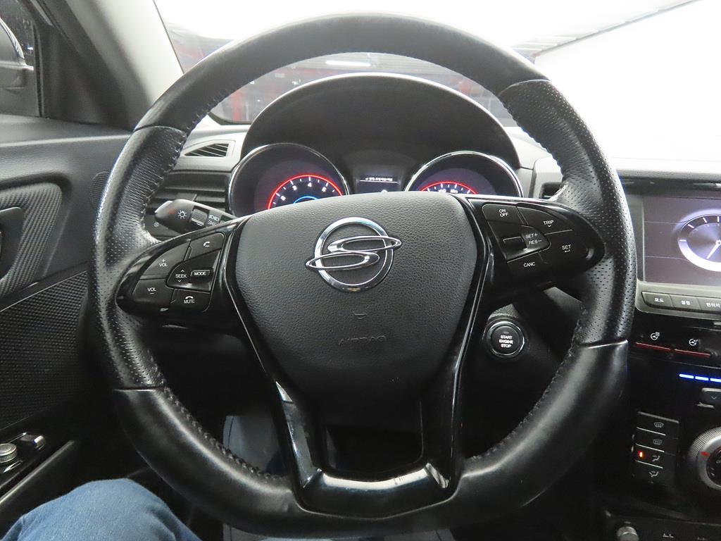 Ssangyong Tivoli - Vista 8