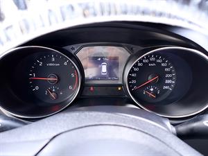 KIA Carnival - Vista 12