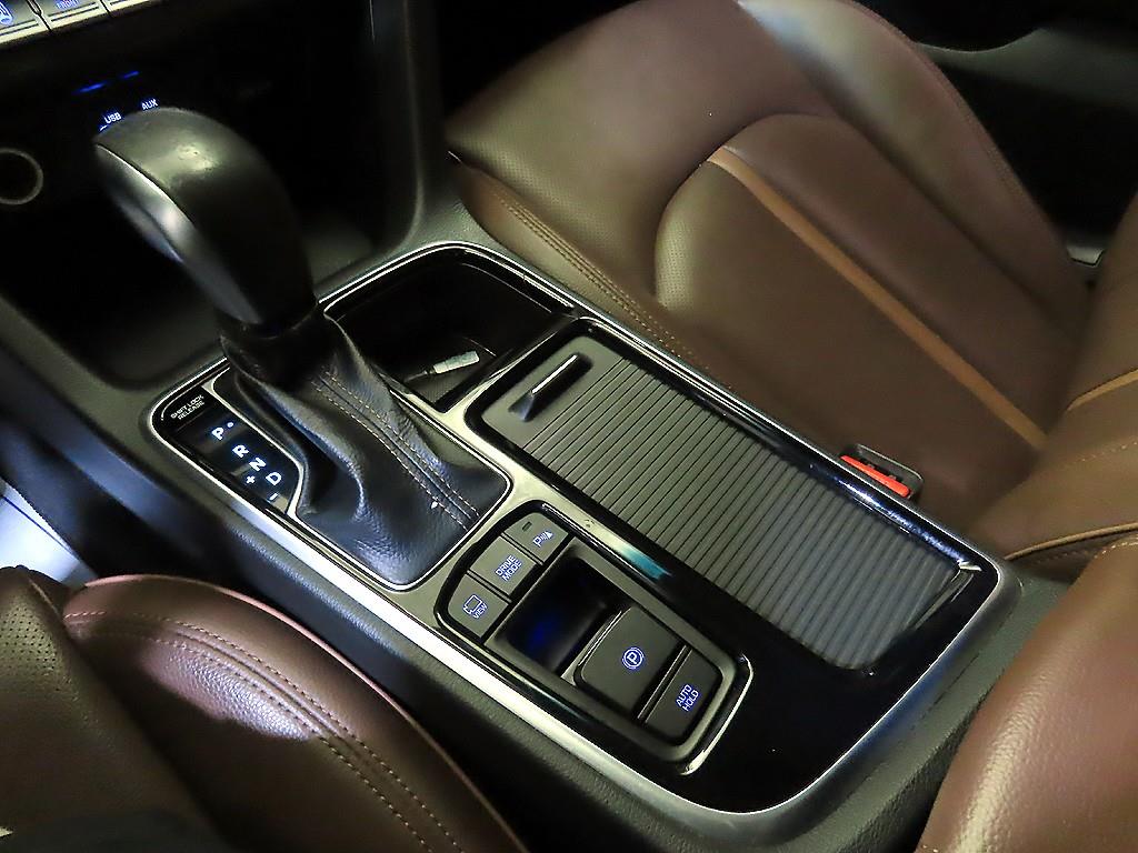 HYUNDAI Sonata - Vista 12