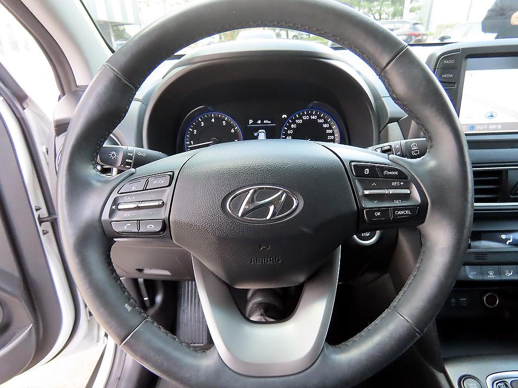 HYUNDAI Kona - Vista 8