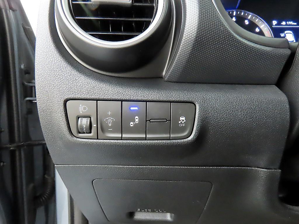 HYUNDAI Kona - Vista 12