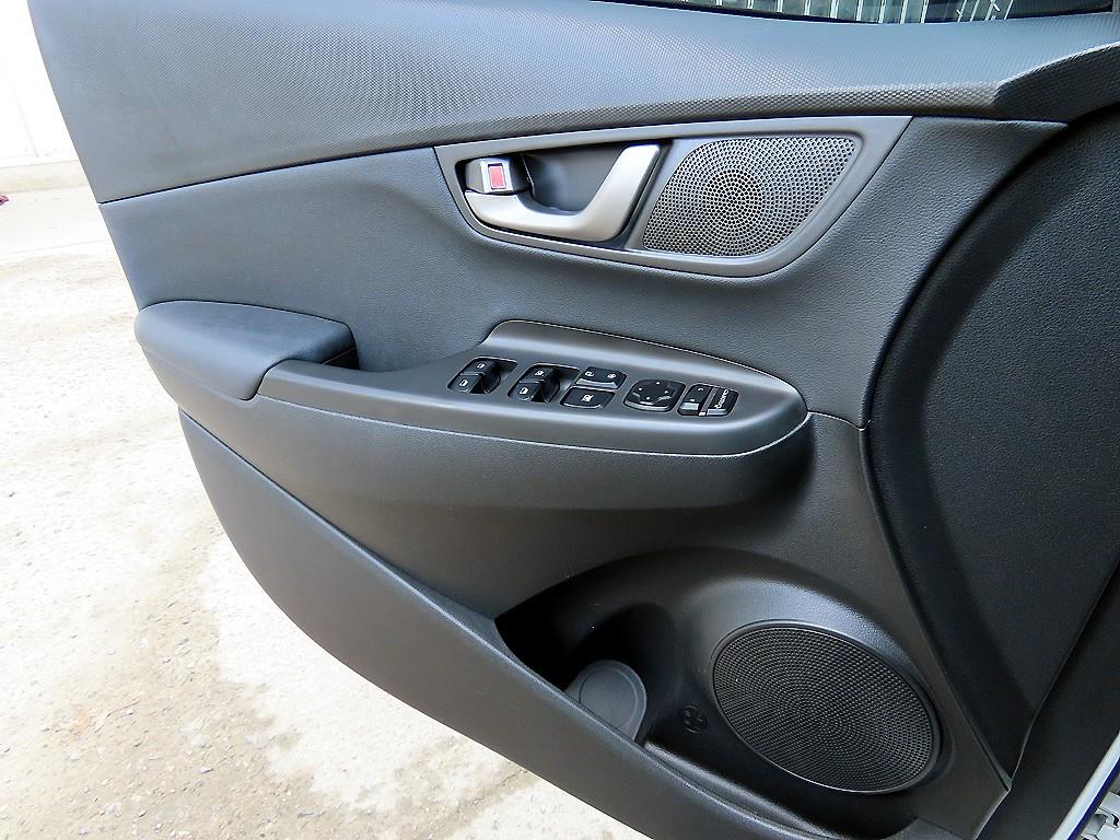 HYUNDAI Kona - Vista 11