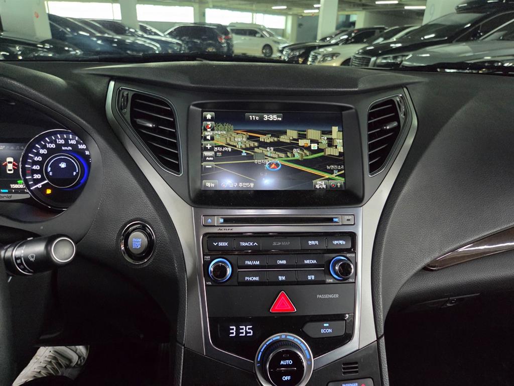 HYUNDAI Grandeur - Vista 9