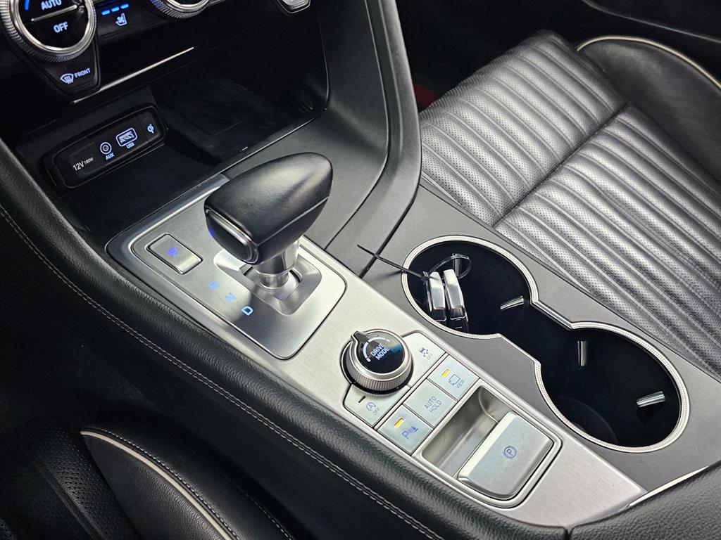 Genesis G70 - Vista 9