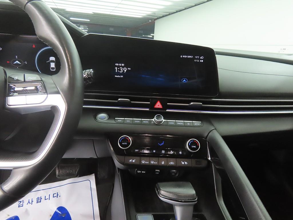 HYUNDAI Avante - Vista 10