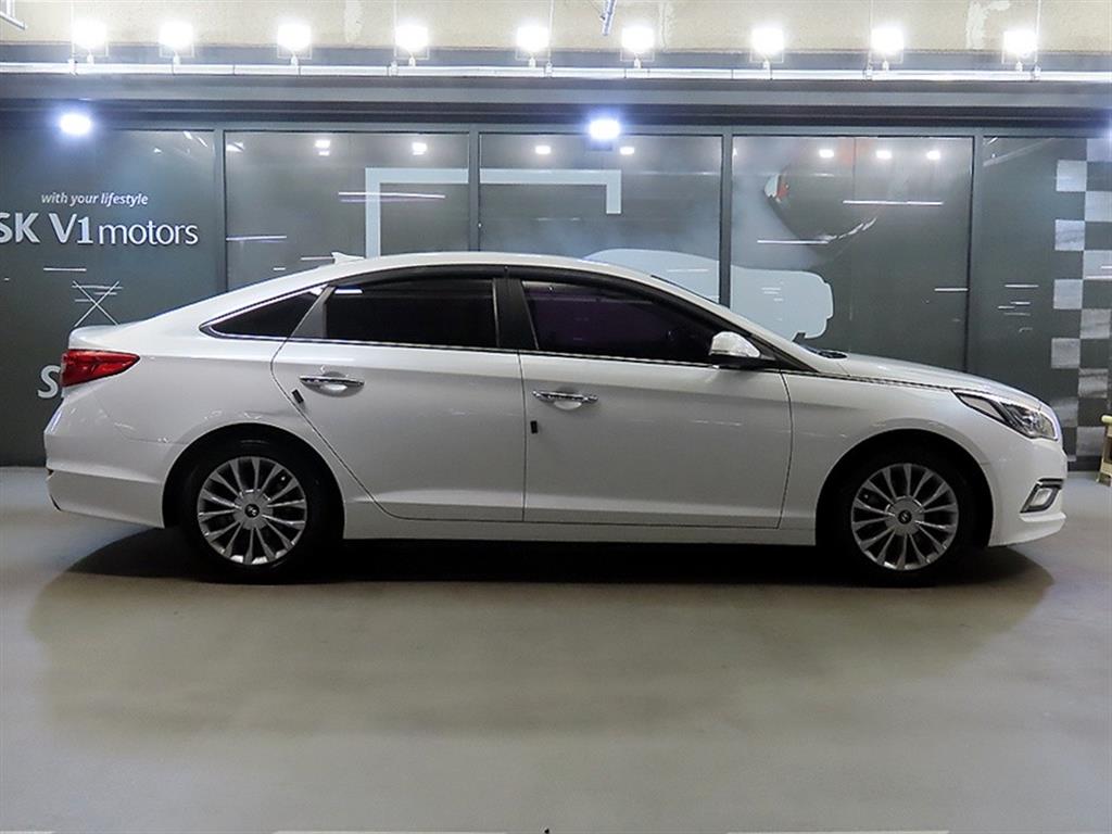 HYUNDAI Sonata - Vista 3