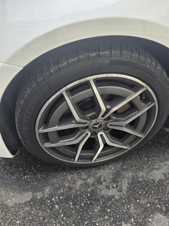 Mercedes Benz E class - Vista 5