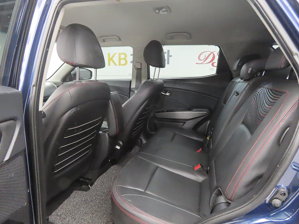 Ssangyong Tivoli - Vista 6