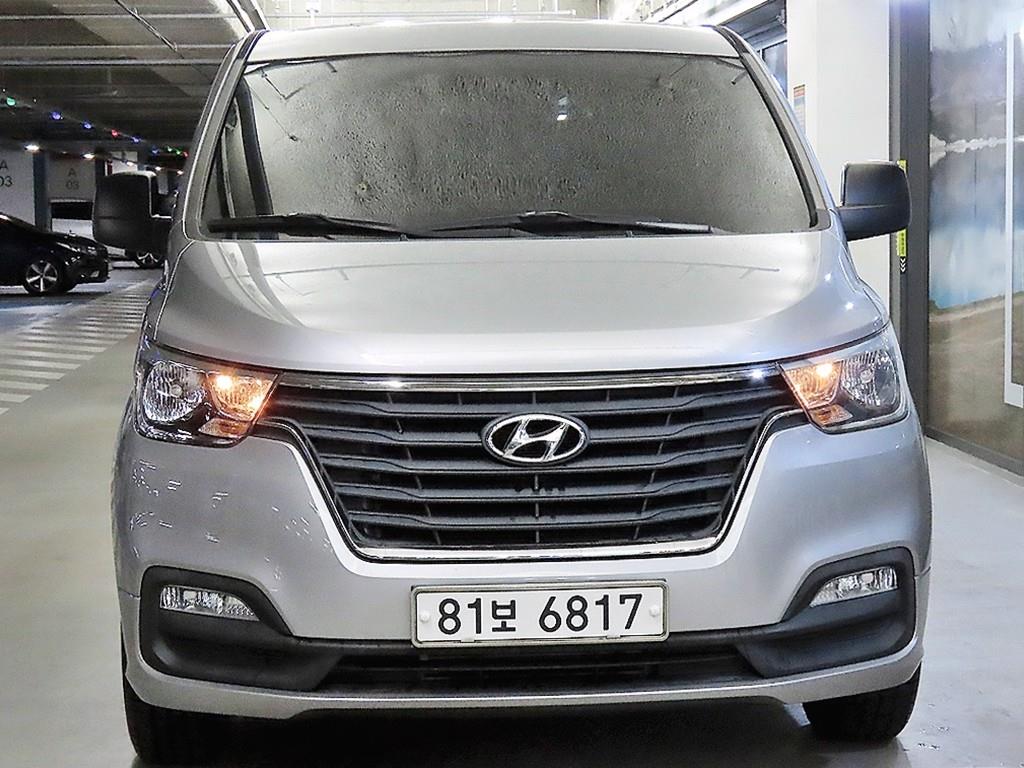 HYUNDAI Starex - Vista 2