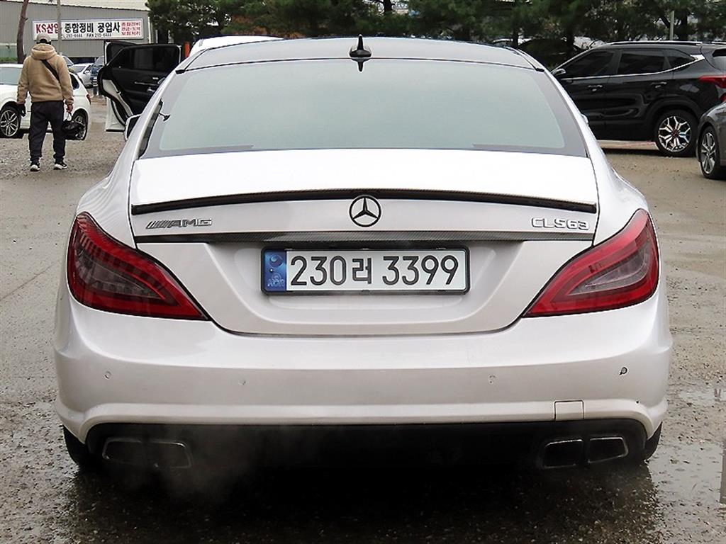 Mercedes Benz CLS Class - Vista 4