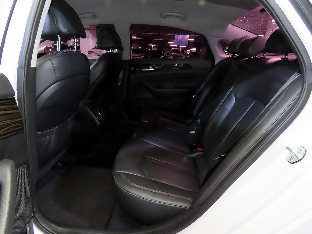 HYUNDAI Sonata - Vista 7