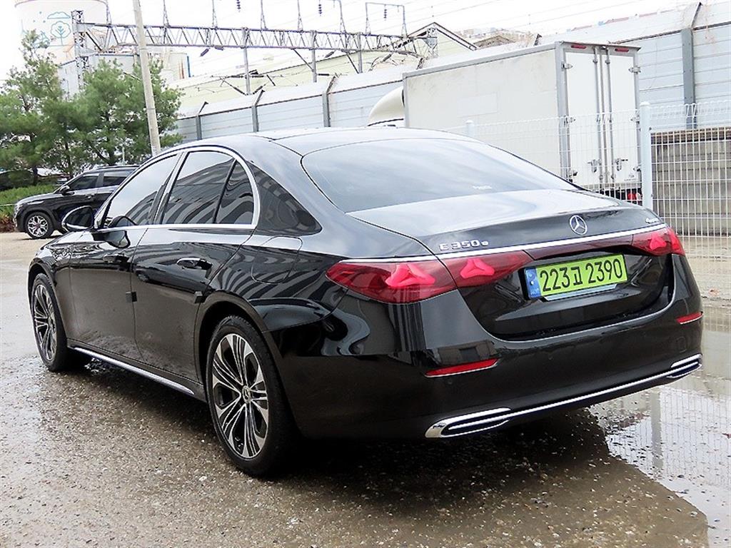 Mercedes Benz E class - Vista 3