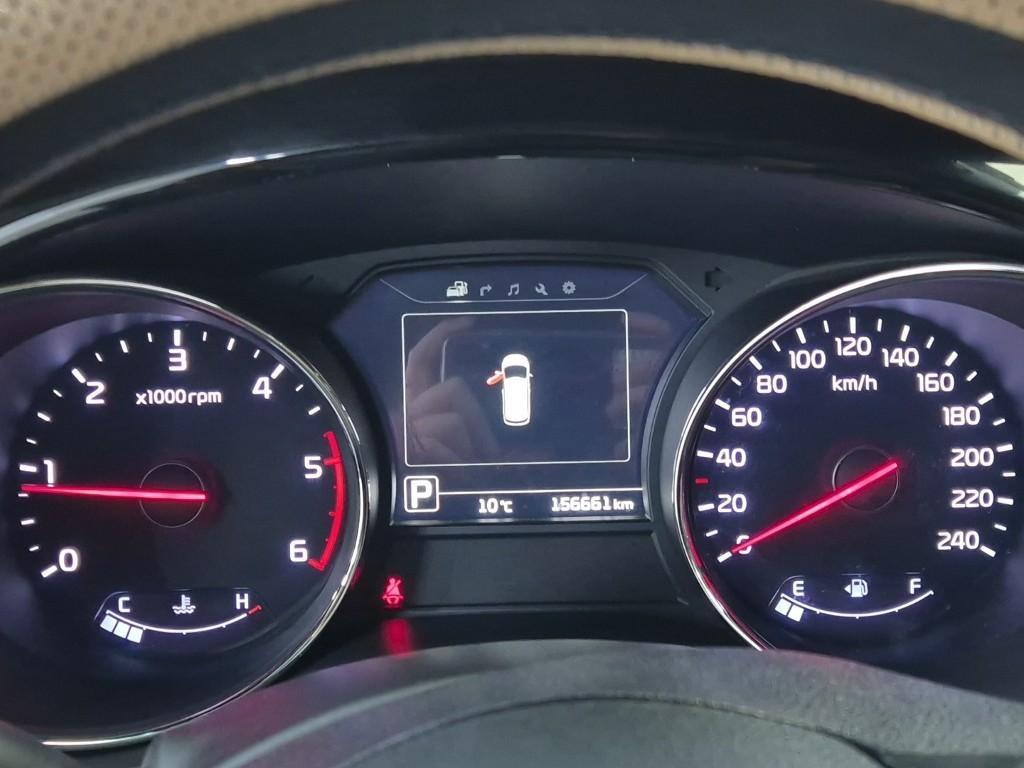 KIA Carnival - Vista 6