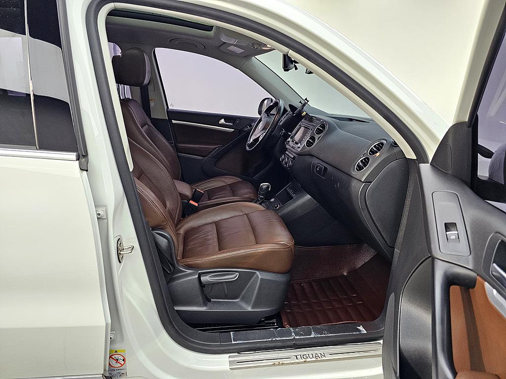 Volkswagen Tiguan - Vista 11