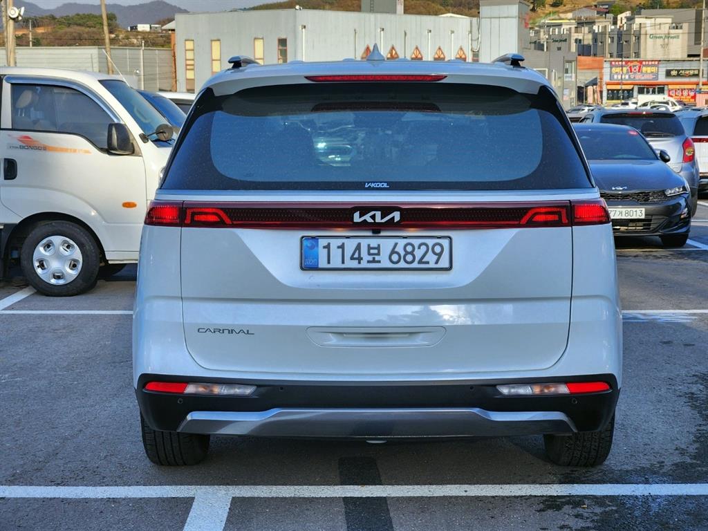 KIA Carnival - Vista 3