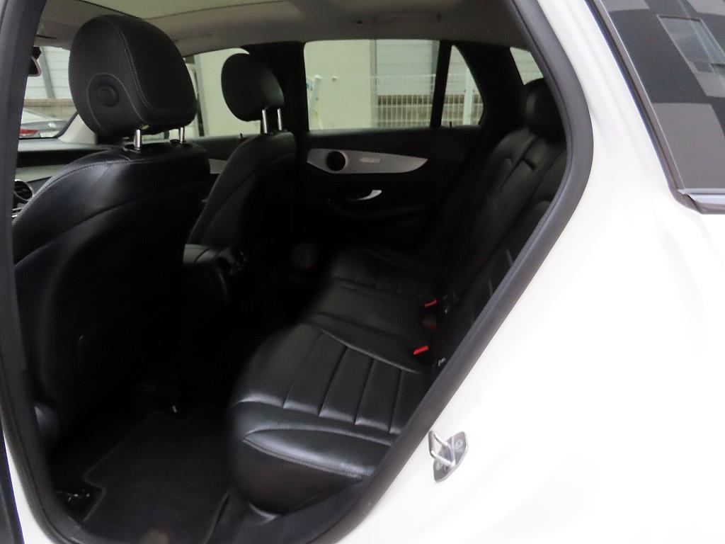 Mercedes Benz GLC Class - Vista 6