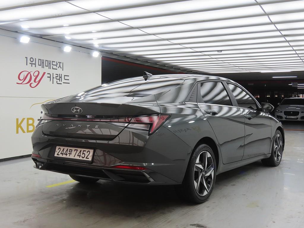 HYUNDAI Avante - Vista 6