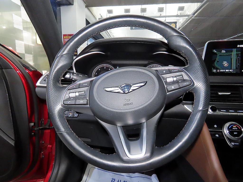 Genesis G70 - Vista 8