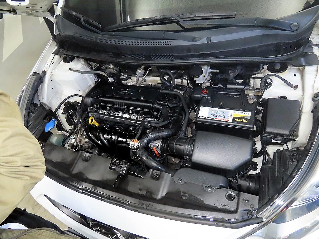 HYUNDAI Accent 2012 Blanco - Importación desde Corea - HF Imports Iquique - Foto 15