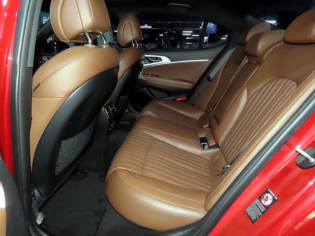 Genesis G70 - Vista 7