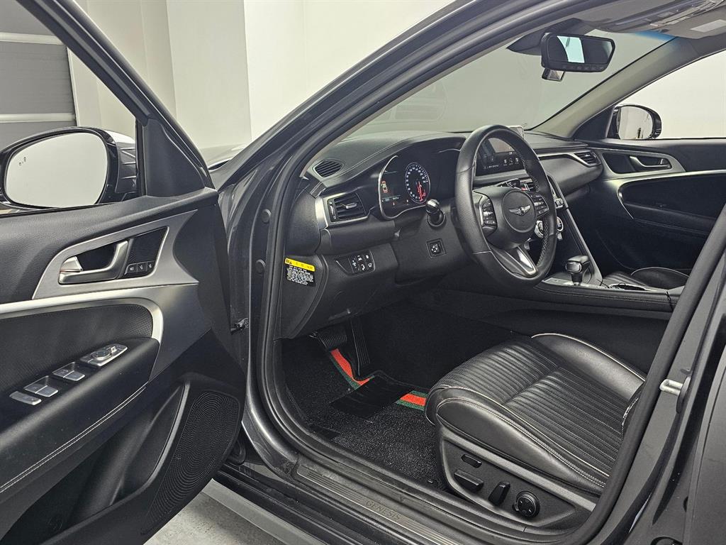 Genesis G70 - Vista 11