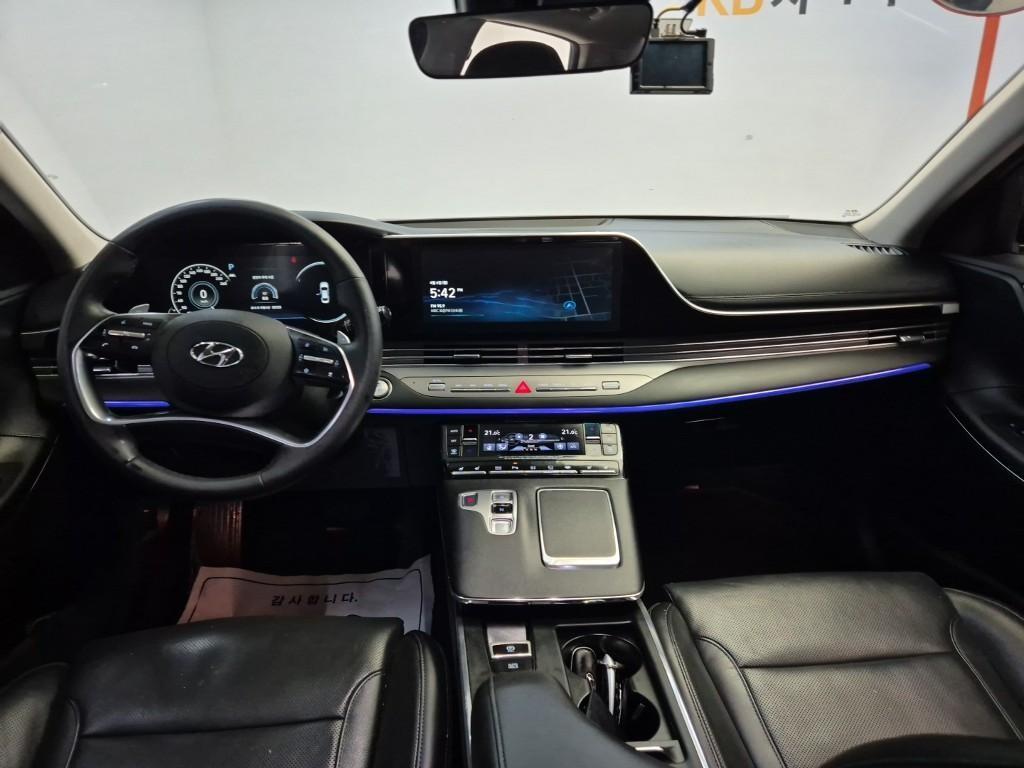 HYUNDAI Grandeur - Vista 7