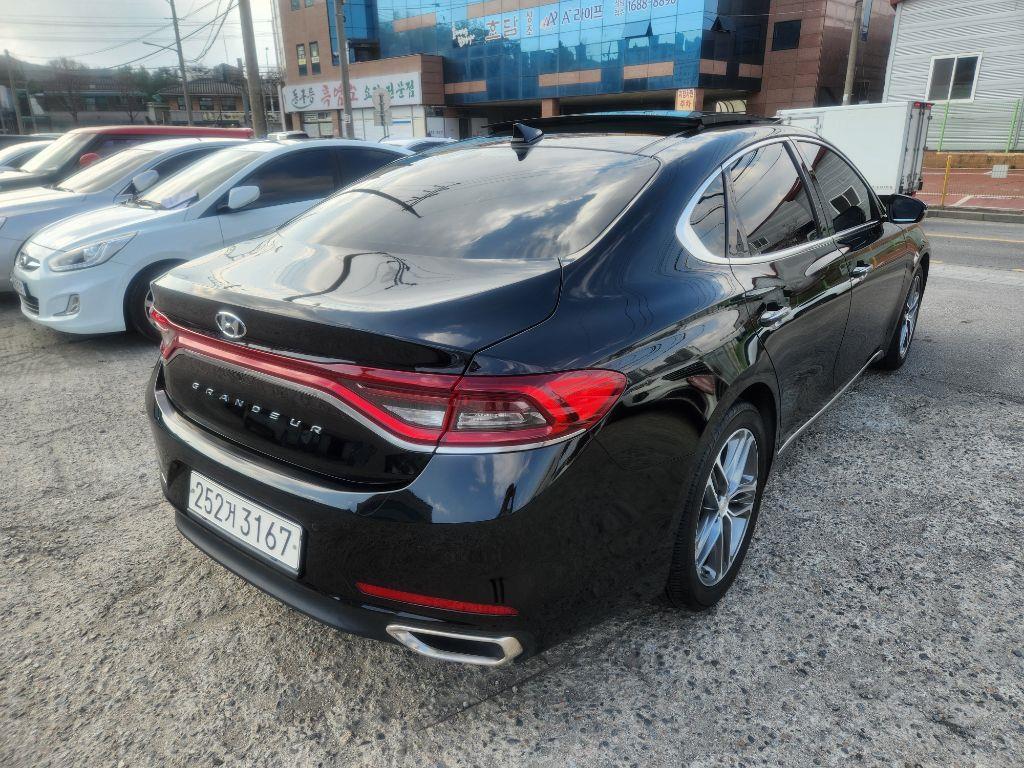 HYUNDAI Grandeur - Vista 4