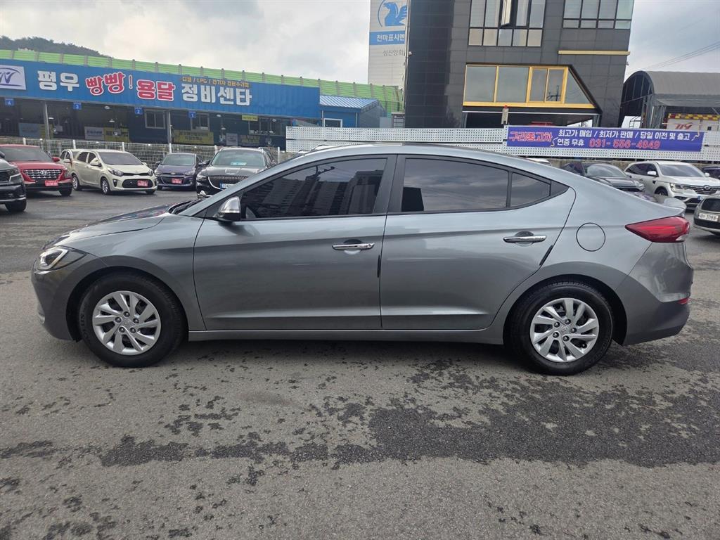 HYUNDAI Avante - Vista 6