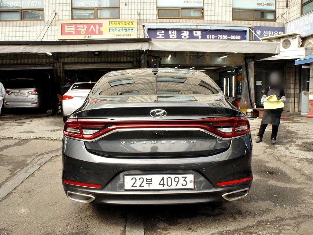 HYUNDAI Grandeur - Vista 5