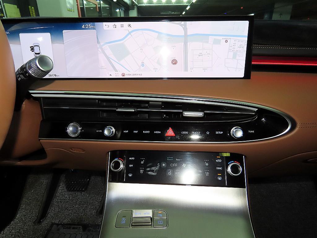 Genesis GV70 - Vista 11