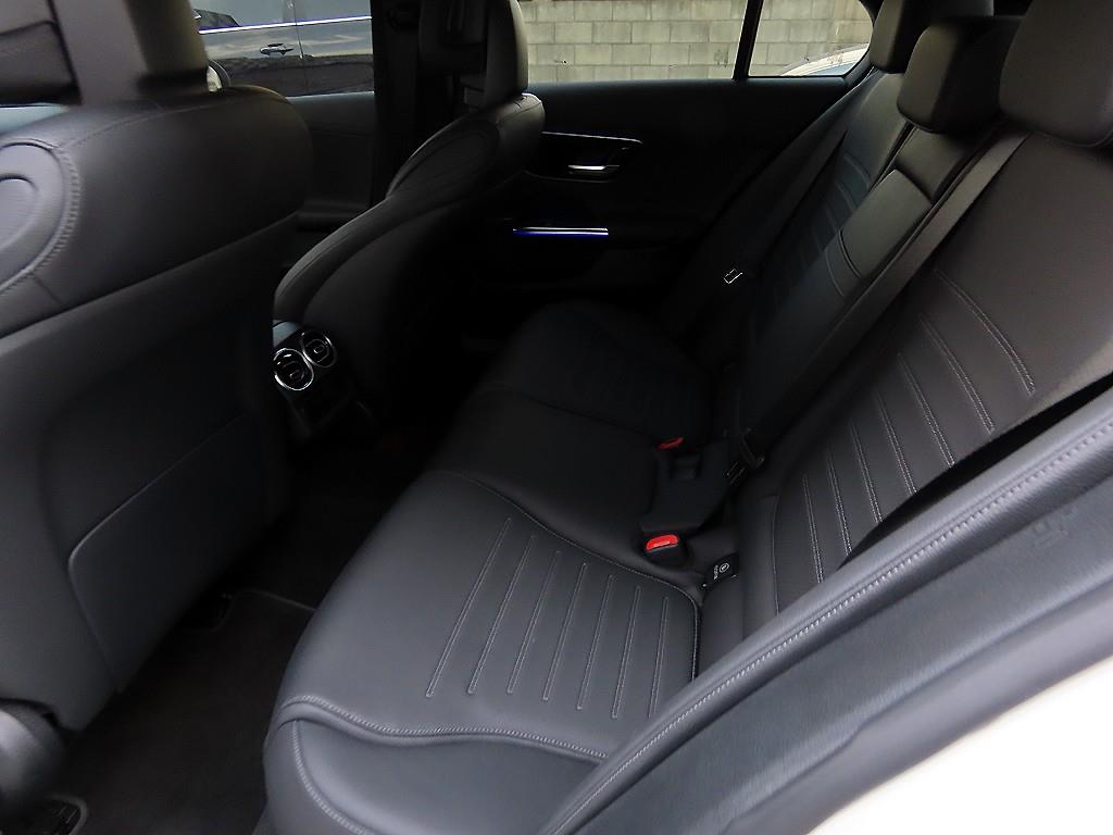 Mercedes Benz C Class - Vista 6