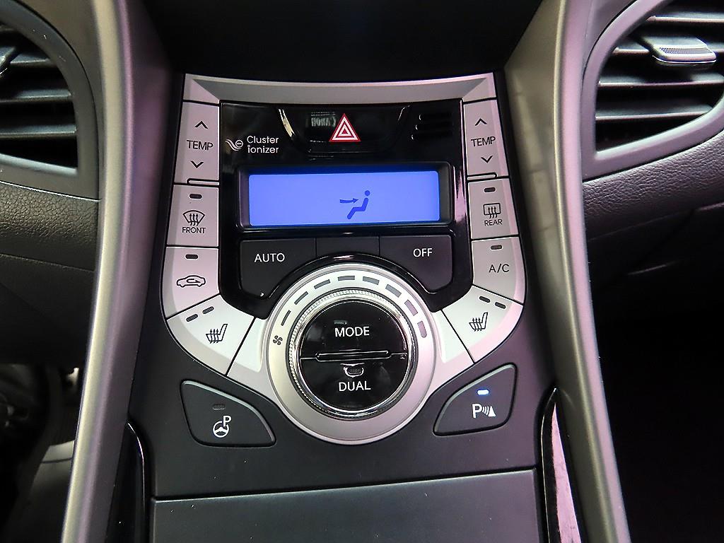 HYUNDAI Avante 2011 Blanco - Importación desde Corea - HF Imports Iquique - Foto 16